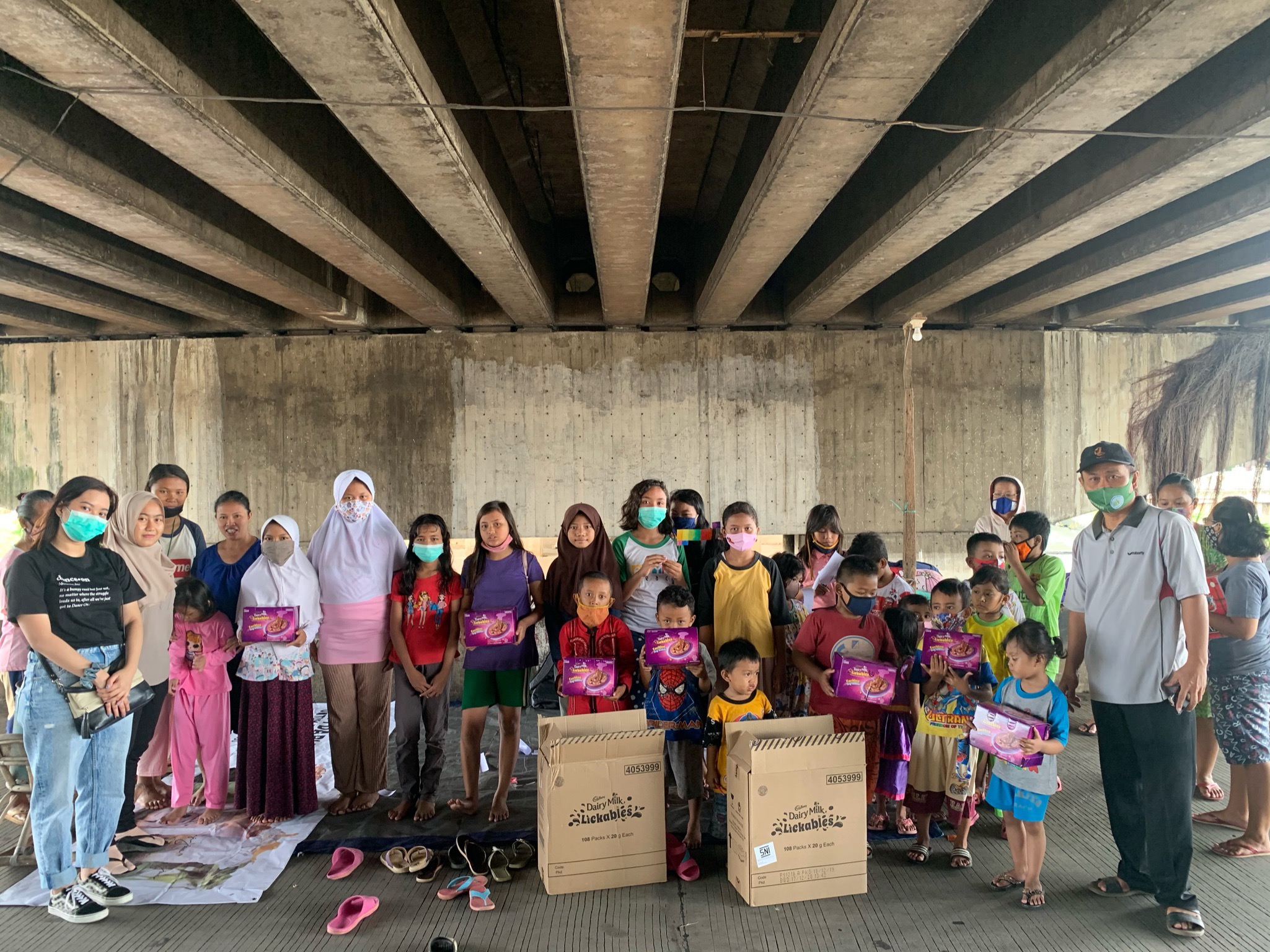 Berbagi kepada saudara kita yang kurang mampu