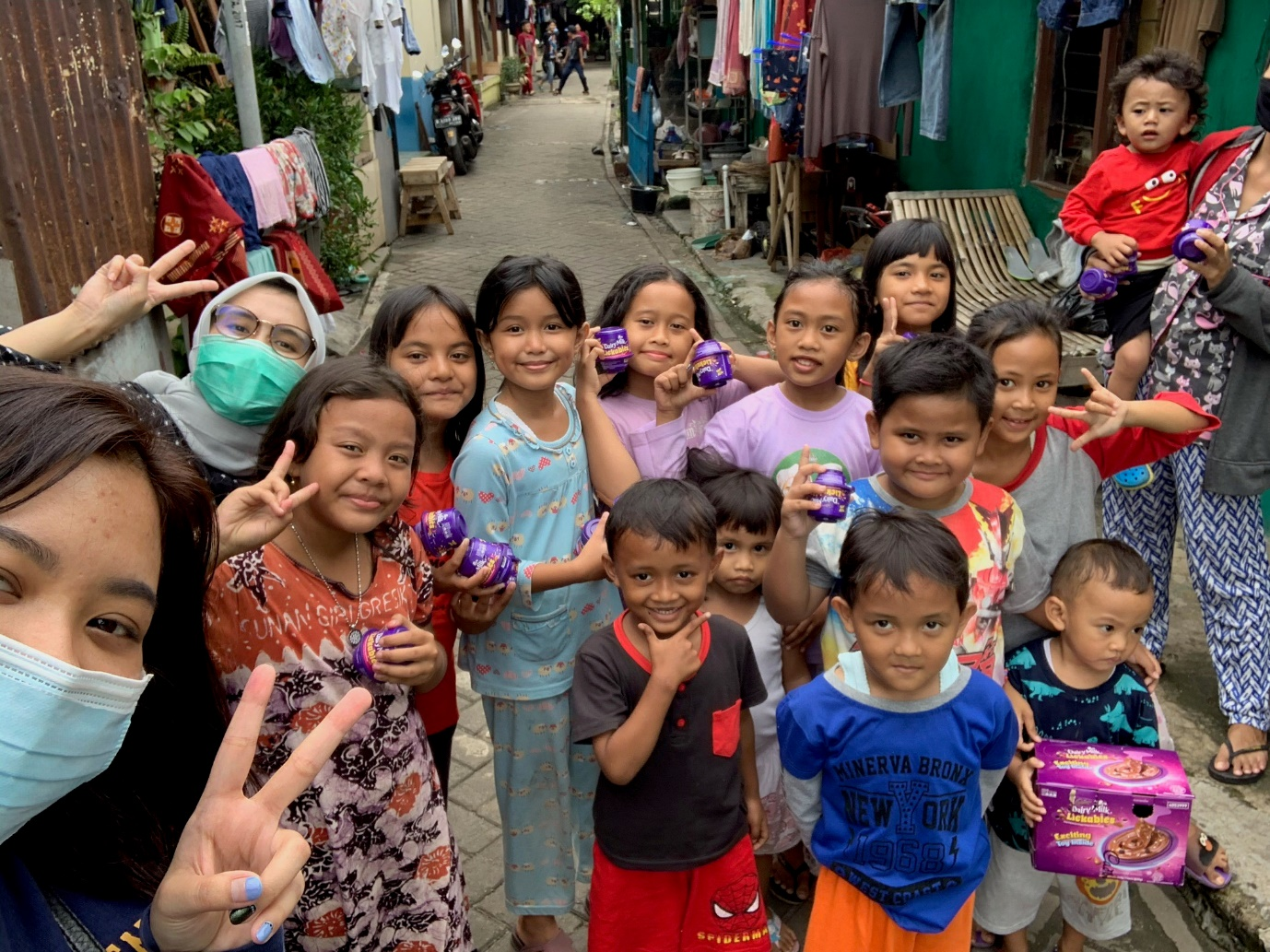 SENYUMAN YANG AKAN DIKENANG.